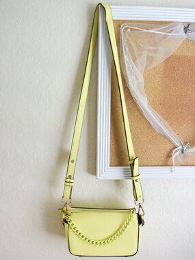 *TOPSHOP*  Neon Yellow Chain Crossbody Adjustable Purse/Bag w/ Gold Hardware